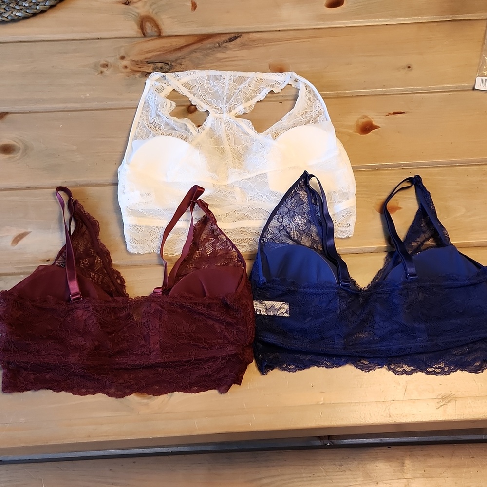 Venus Bralettes - Picture 2 of 12
